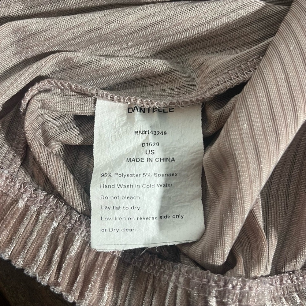 DANTELLE Womens Short Sleeve Top Mauve Pleated Velvet Ribbed Round Neck MED - Picture 6 of 6